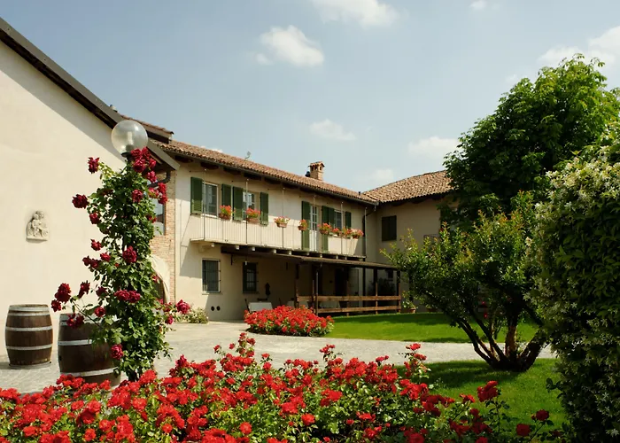 Country house Locanda Del Pilone Alba (Piedmont)