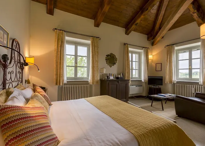 Country house Locanda Del Pilone Alba (Piedmont)